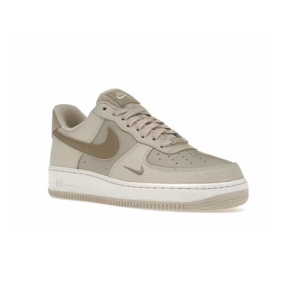 Nike Air Force 1 Low Beige Orewood und Braun Ironstone