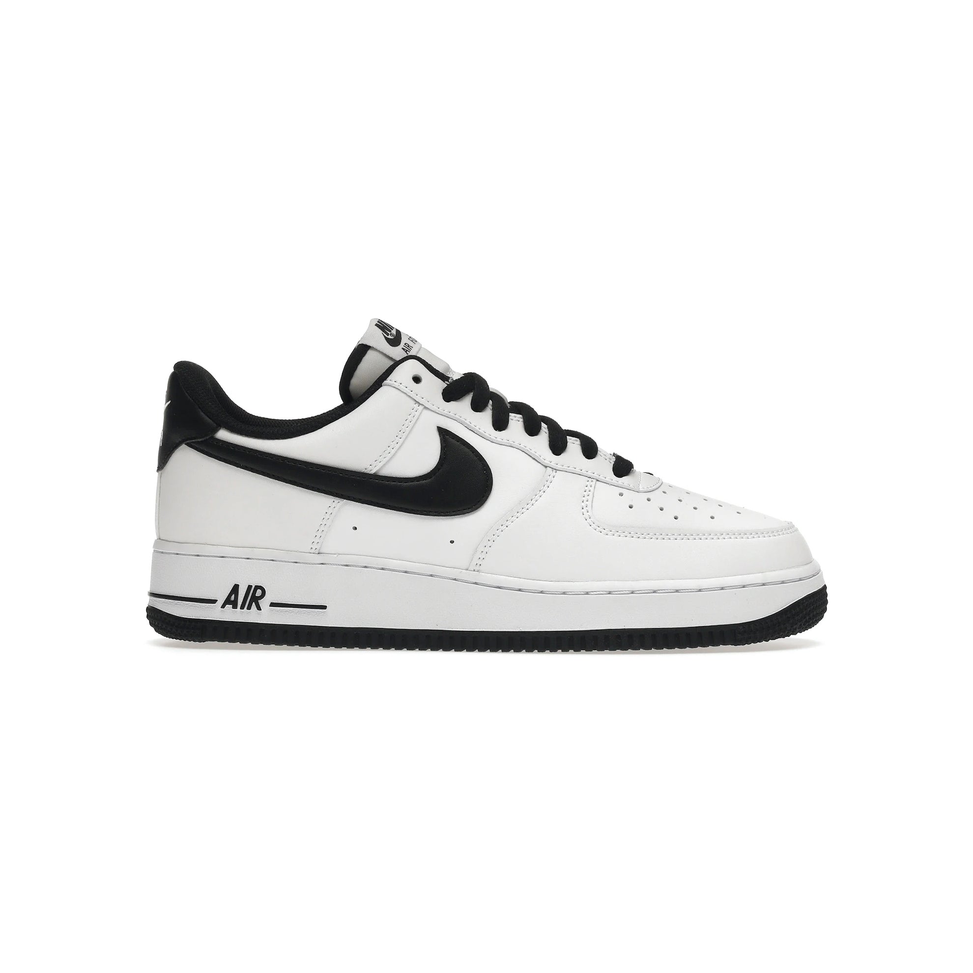 Nike Air Force 1 Low Weiß und Schwarz mit Details in Leder Glänzend