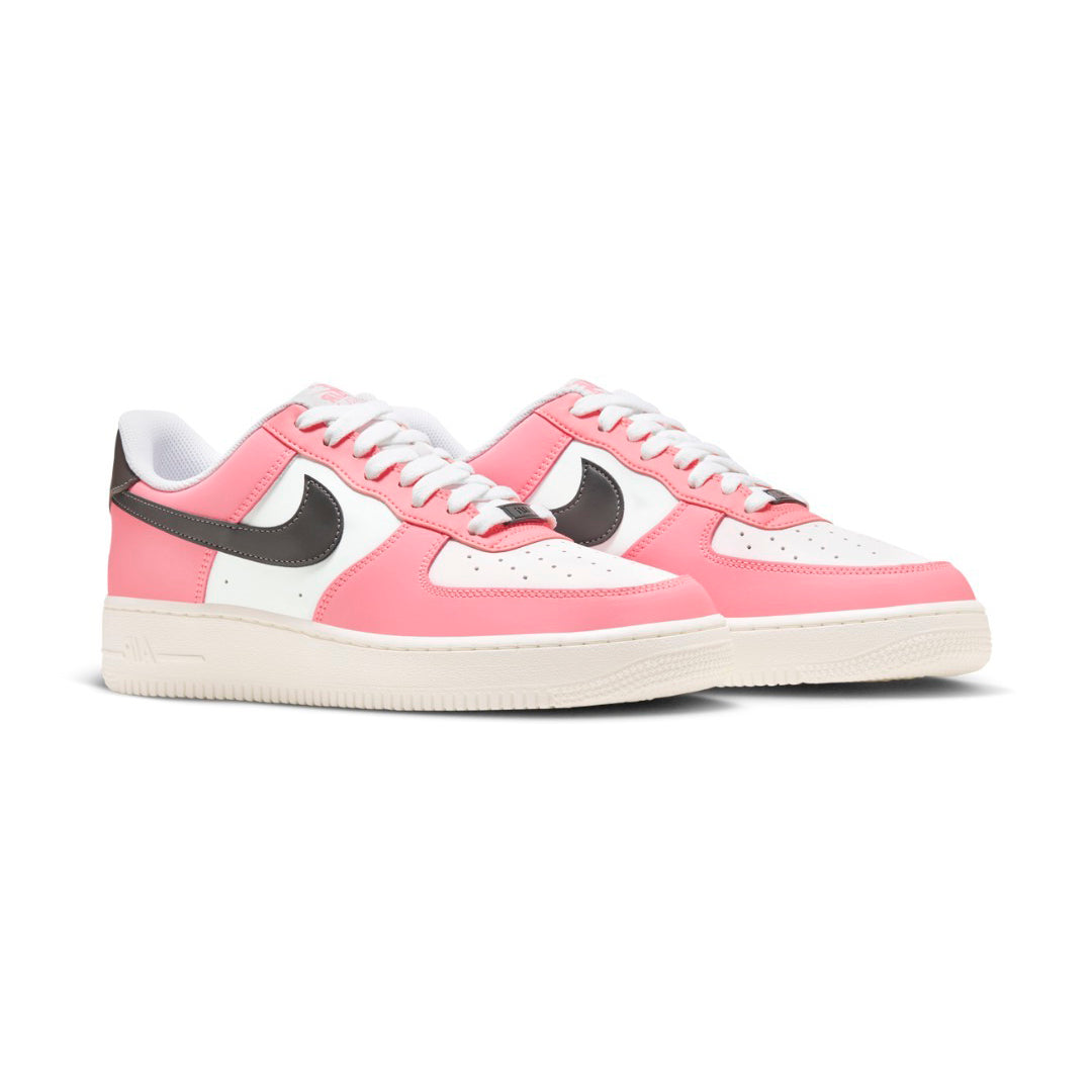 Nike Air Force 1 Low Rosa Pink Foam mit Details Schwarz