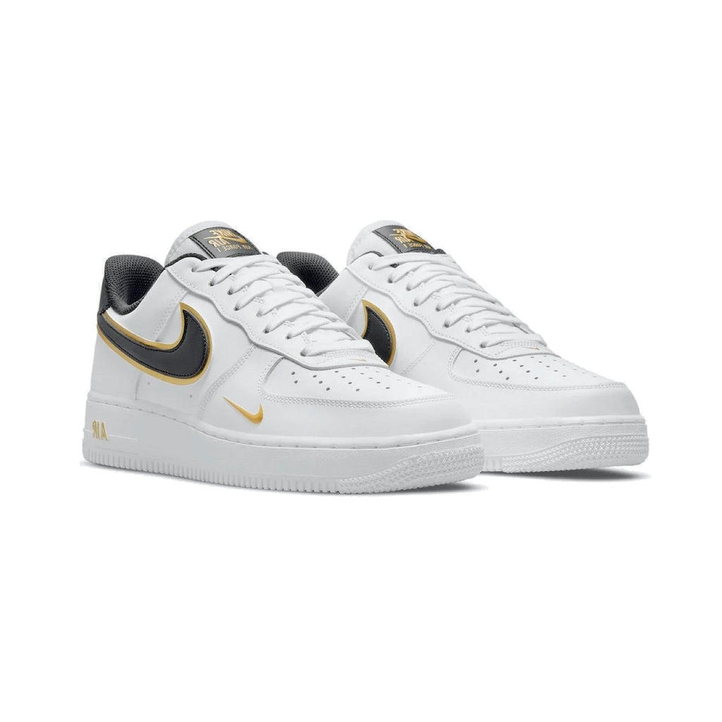 Nike Air Force 1 Low Weiß mit Doppio Swoosh Schwarz und Gold Metallizzato