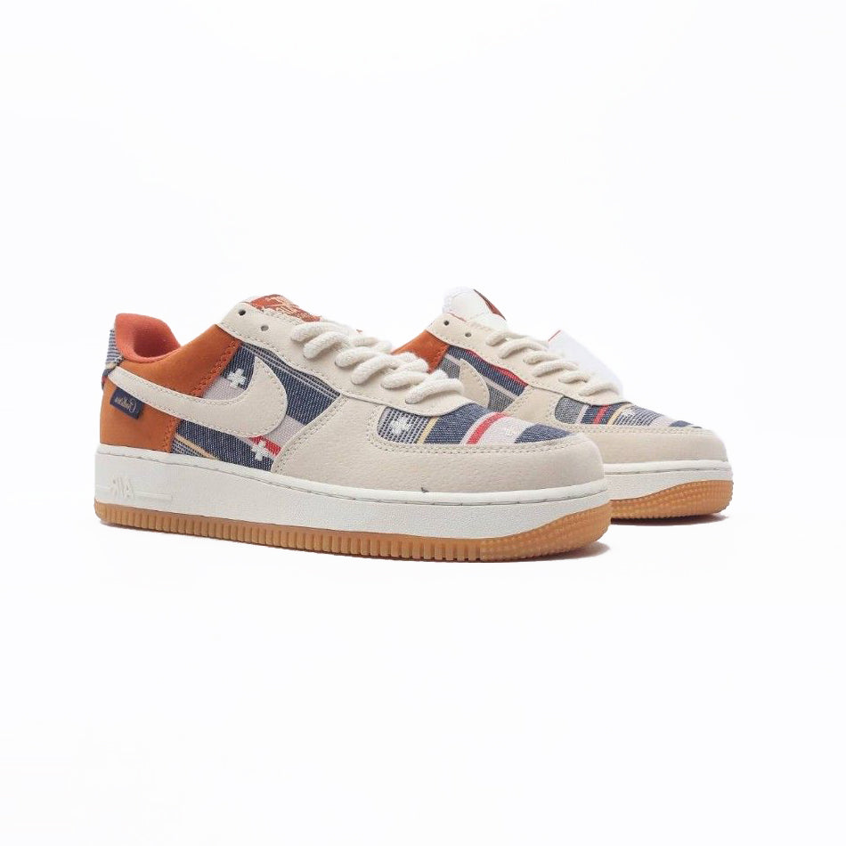 Nike Air Force 1 '07 Premium Obermaterial Stoff Multicolore und Leder Braun