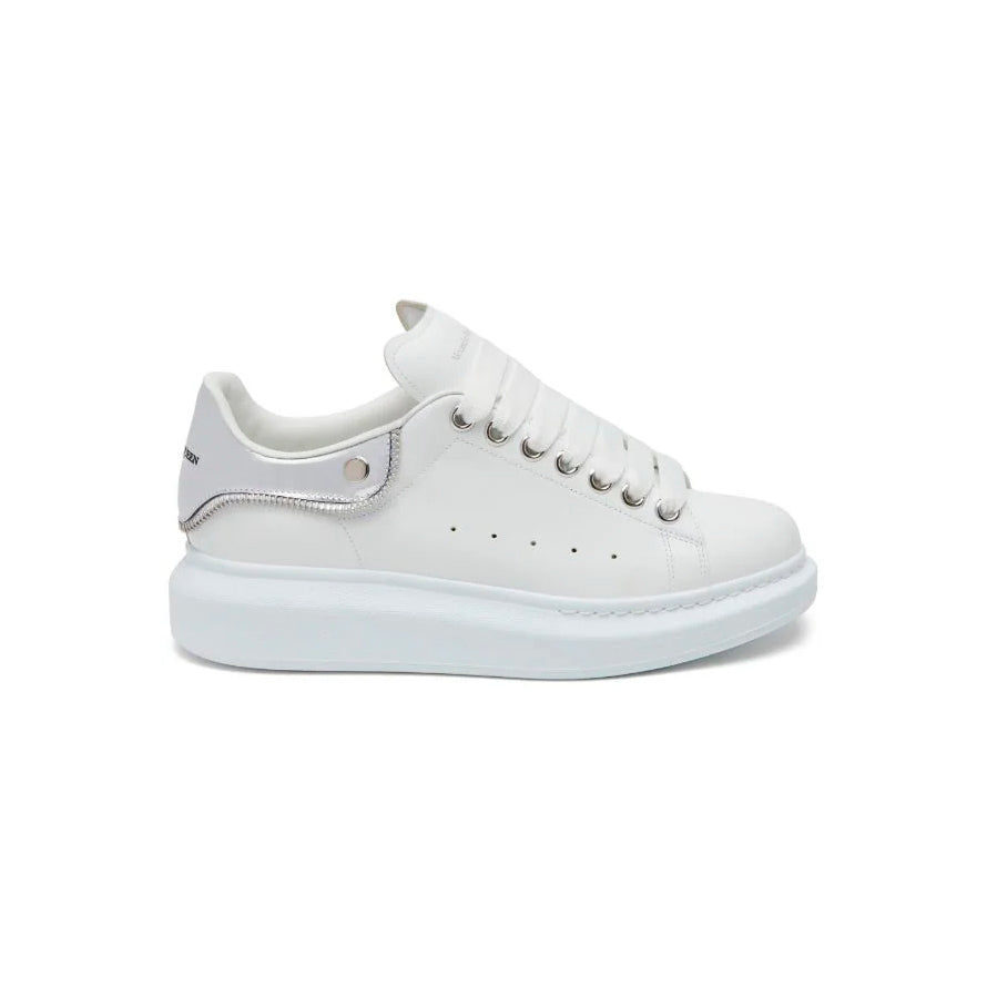 Alexander McQueen Sneaker Oversized Weiß mit Detail Silber
