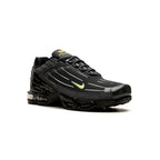 Nike Air Max Plus 3 Schwarz Volt Herren Sneaker Modern und Tecnologiche