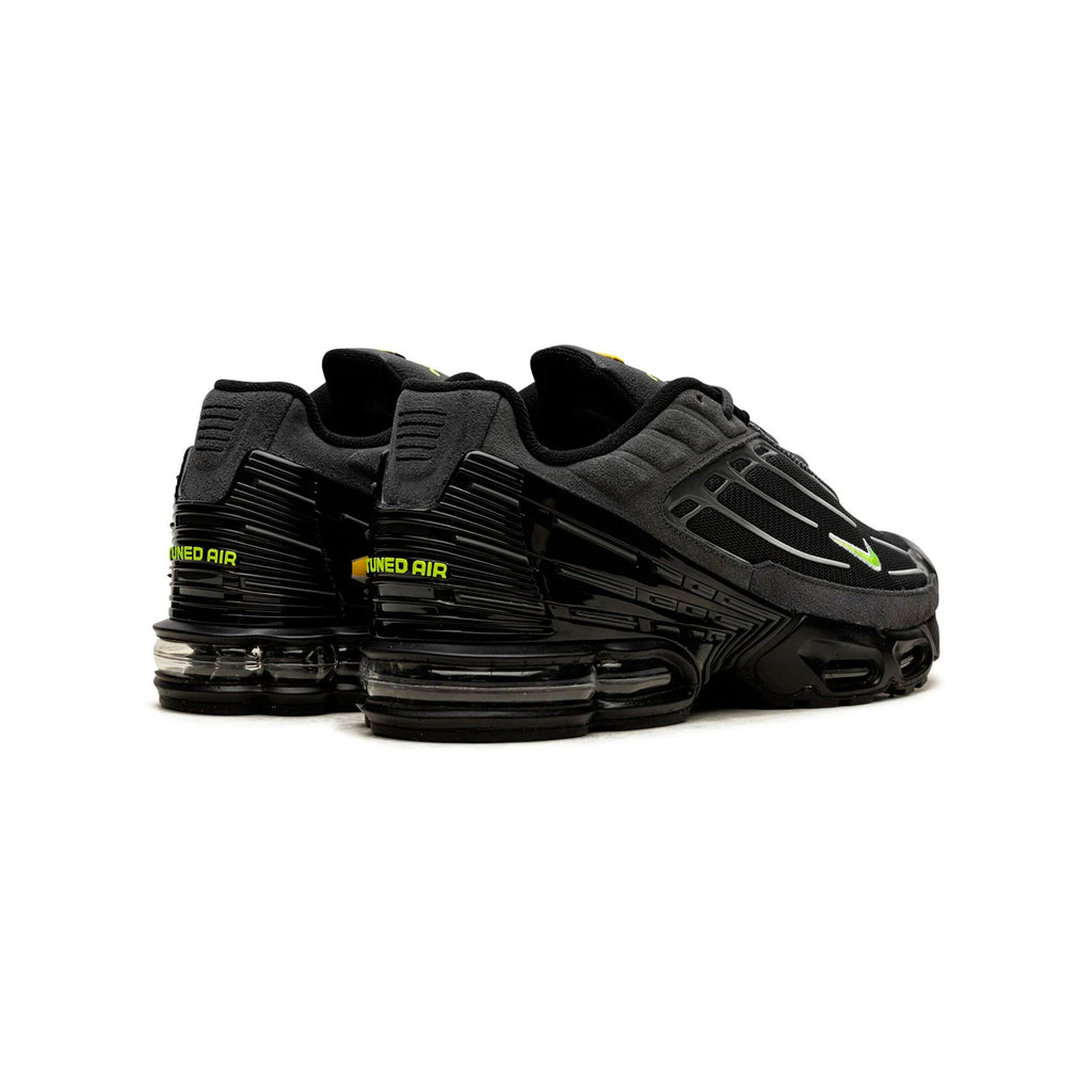 Nike Air Max Plus 3 Schwarz Volt Herren Sneaker Modern und Tecnologiche