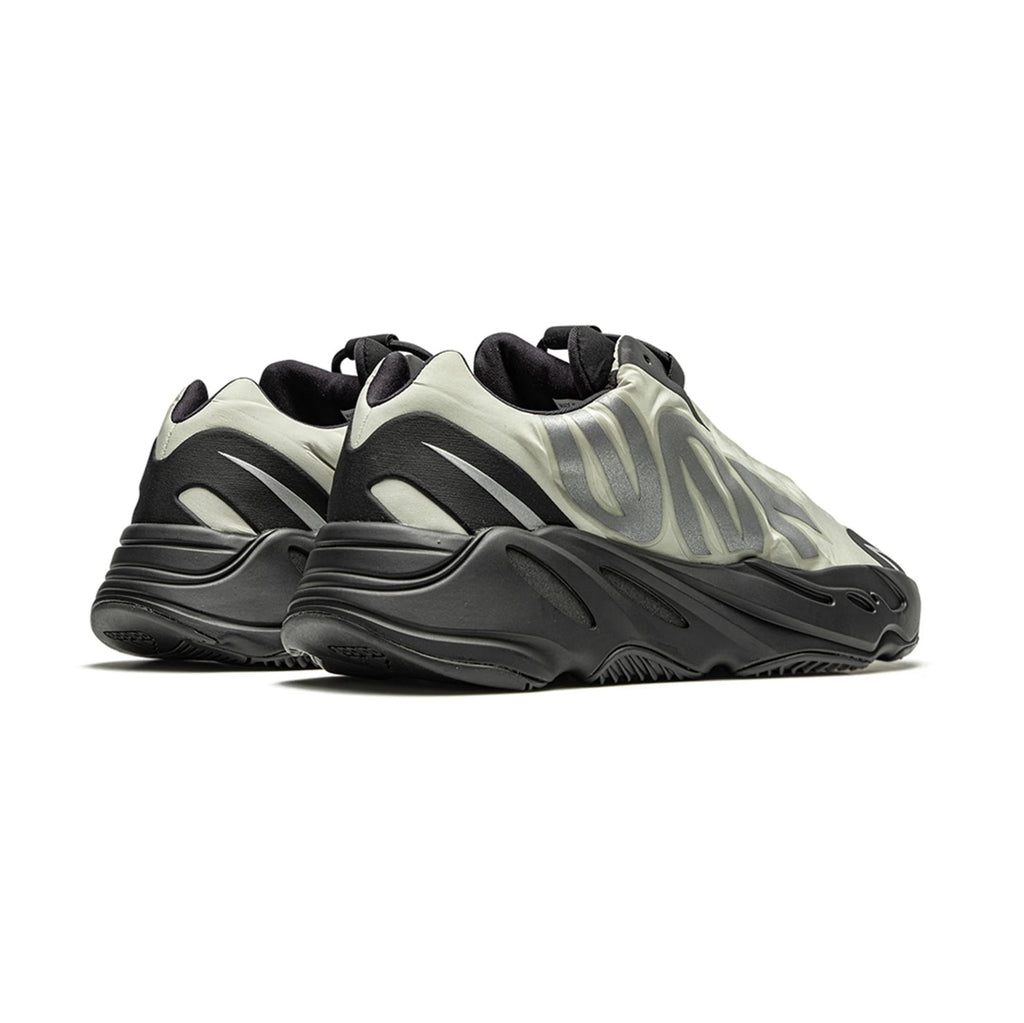 Adidas Yeezy Boost 700 MNVN Bone Schuhe da Ginnastica Herren Reflective Schwarz