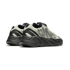 Adidas Yeezy Boost 700 MNVN Bone Schuhe da Ginnastica Herren Reflective Schwarz