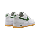 Nike Air Force 1 Low Retro Weiß mit Swoosh Grün und Sohle Gum