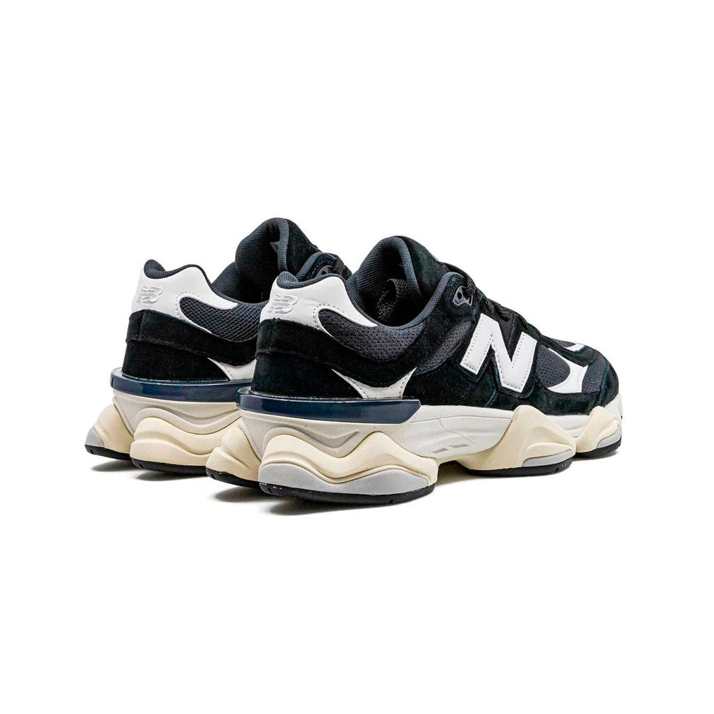 New Balance 9060 Schuhe Herren Schwarz und Weiß in Leder Scamosciata Retro