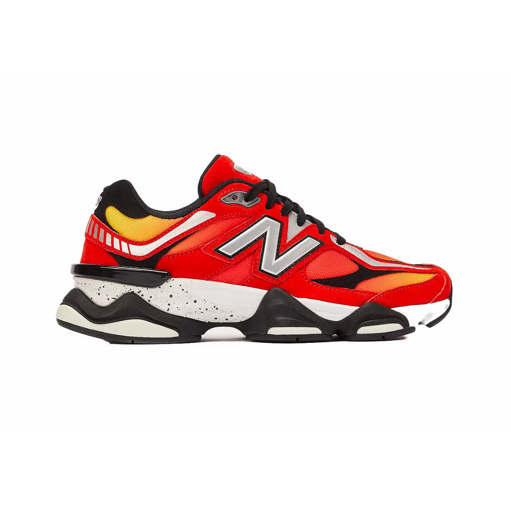 New Balance 9060 Schuhe Herren Rot Gelb und Schwarz Design Futuristico