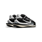 Nike VaporWaffle x Sacai Schwarz und Weiß Schuhe Running Retro