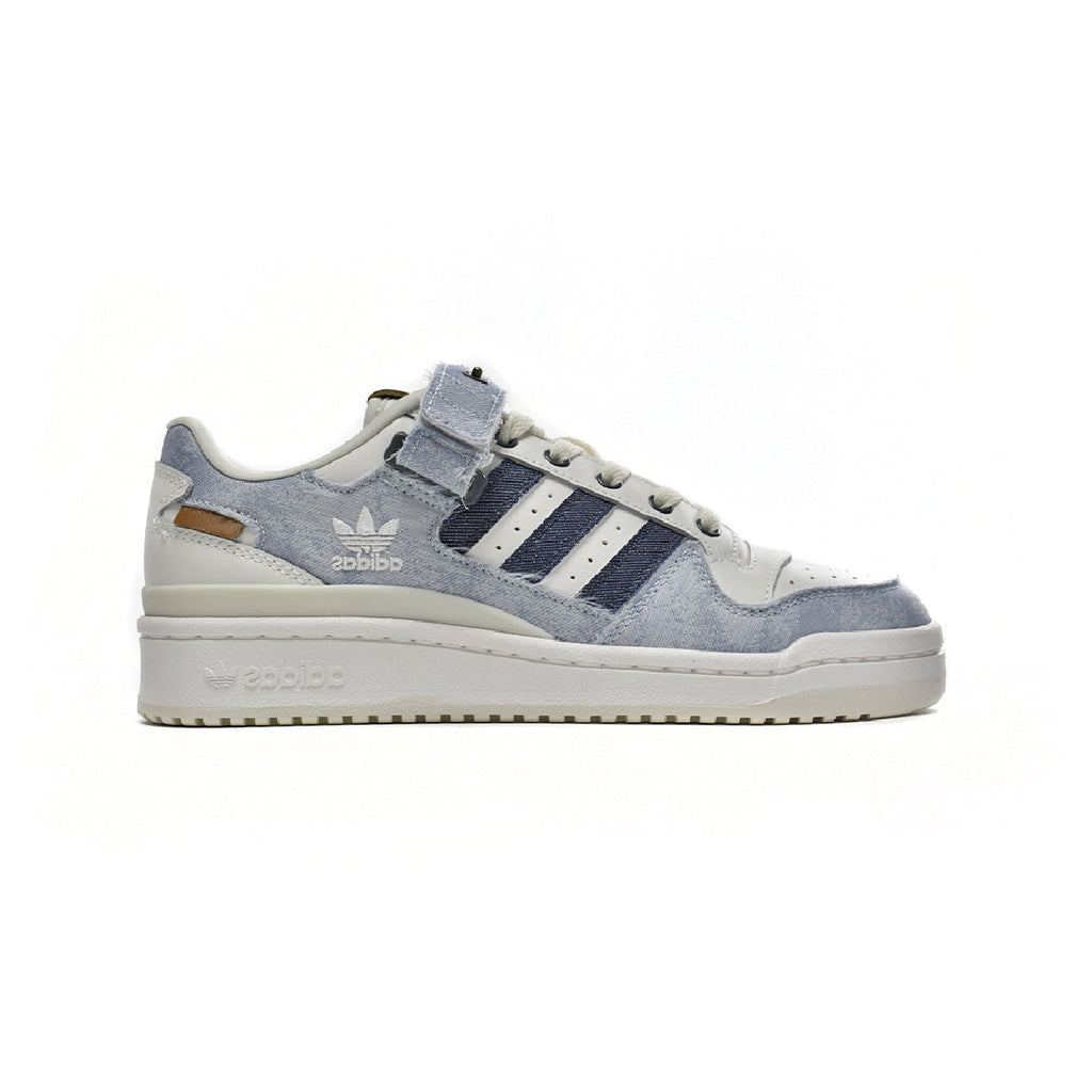 Sneaker Adidas Forum Low x Quiccs in Denim Effetto Lavato Blau Weiß