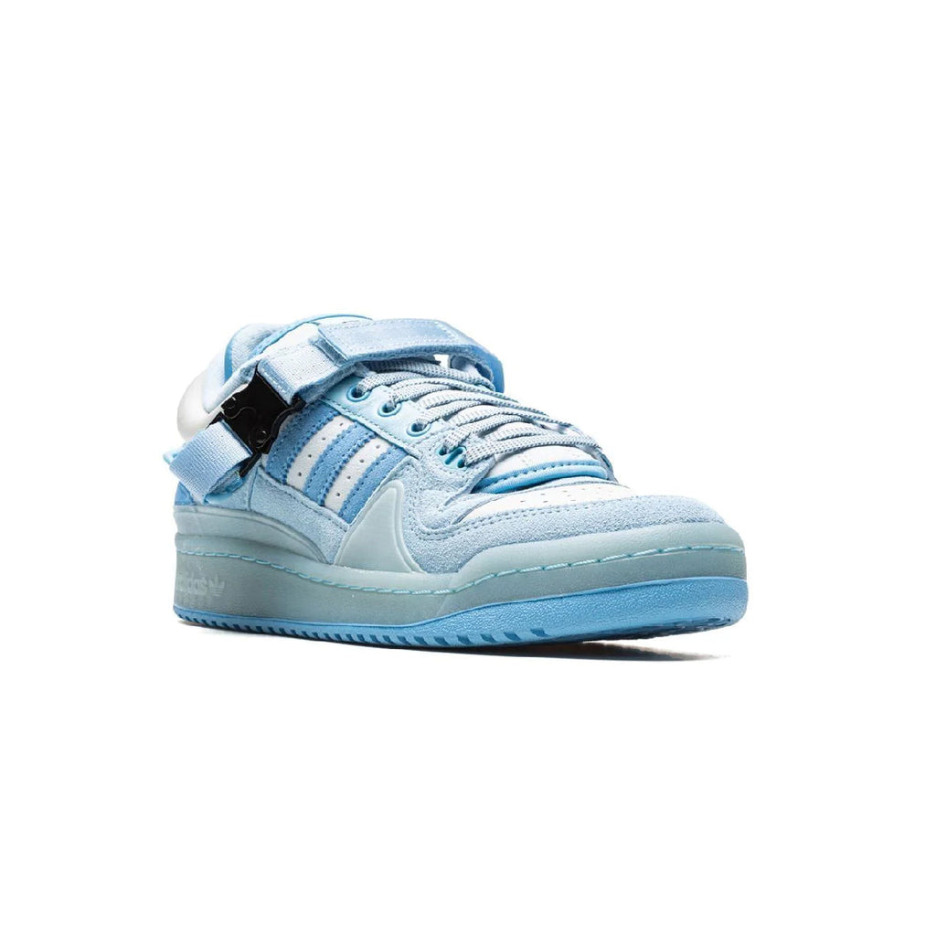 Sneaker Adidas Forum Low x Bad Bunny Hellblau Pastello in Suede