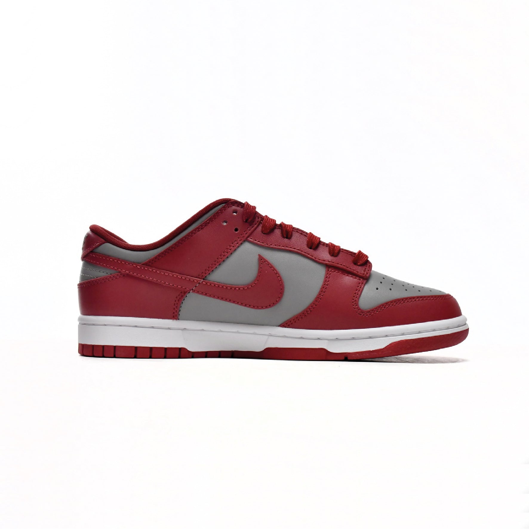 Nike Dunk Low Rot und Grau UNLV Herren