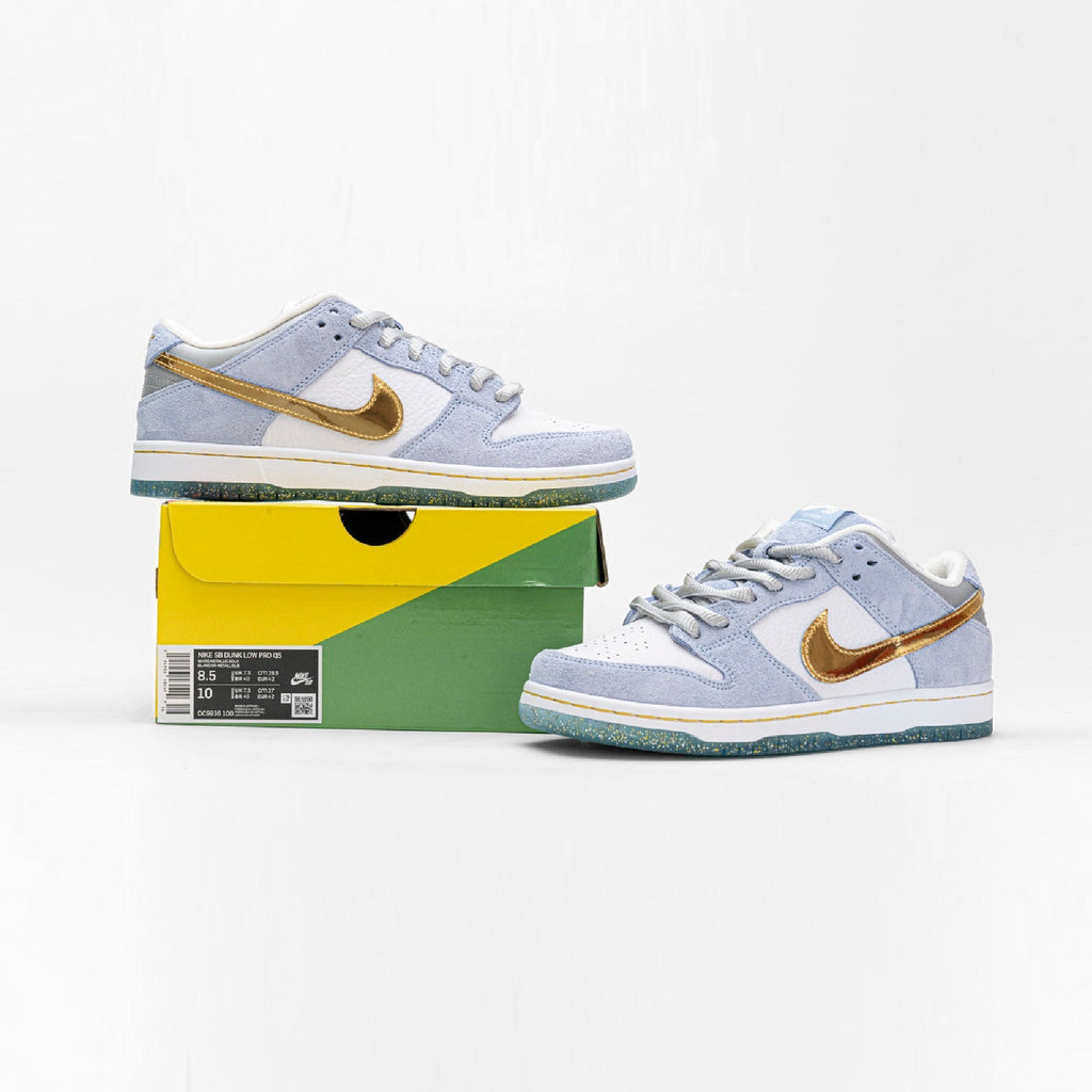 Nike Dunk Low SB Weiß und Hellblau mit Details Gold Sean Cliver Herren
