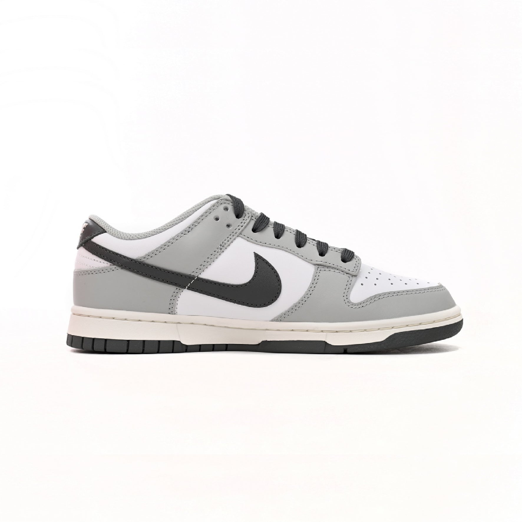 Nike Dunk Low Weiß und Grau Tobacco Ash Herren