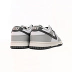 Nike Dunk Low Weiß und Grau Tobacco Ash Herren