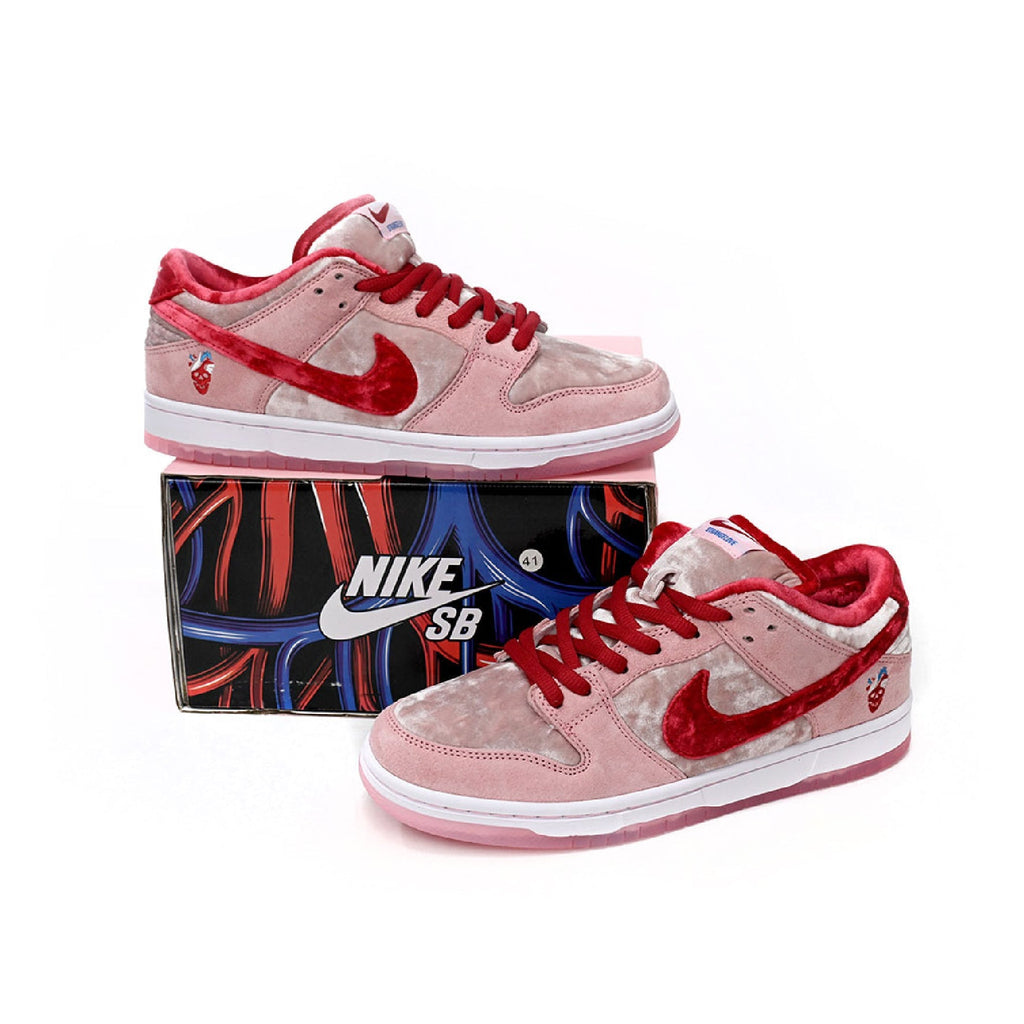 Nike Dunk Low SB Rosa und Rot StrangeLove Skateboards Herren