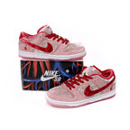 Nike Dunk Low SB Rosa und Rot StrangeLove Skateboards Herren