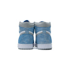 Nike Air Jordan 1 High Hyper Royal Hellblau und Weiß