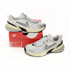 Nike V2K Runtekk Silber Metallizzato Schuhe Running Retro Herren