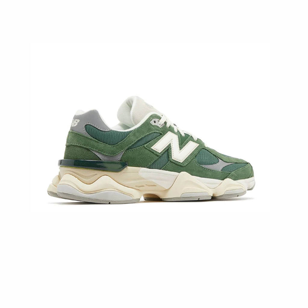 New Balance 9060 Schuhe Herren Grün Nori in Leder Scamosciata Casual