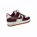 Nike Air Force 1 Low Bordeaux und Weiß College Pack