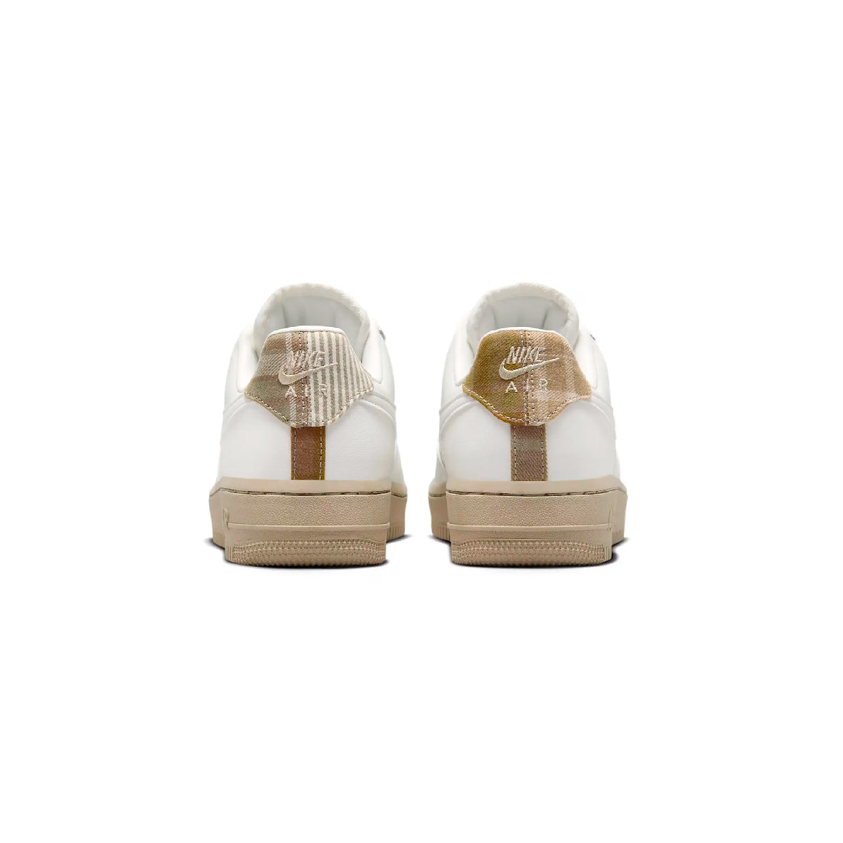 Nike Air Force 1 '07 Leder Weiß Details Brogue und Sohle Beige