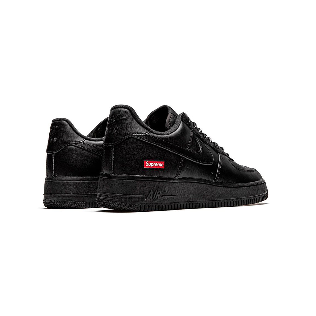 Nike Air Force 1 Low Schwarz mit Details Supreme Rot