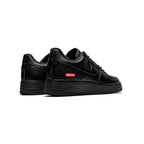 Nike Air Force 1 Low Schwarz mit Details Supreme Rot