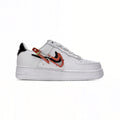 Nike Air Force 1 Low Weiß mit Swoosh und Moschettone Rot