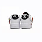 Nike Air Force 1 Low Weiß mit Swoosh und Moschettone Rot