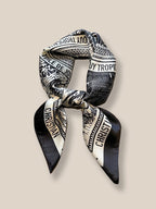 Stylish Printed Square Silk Schal
