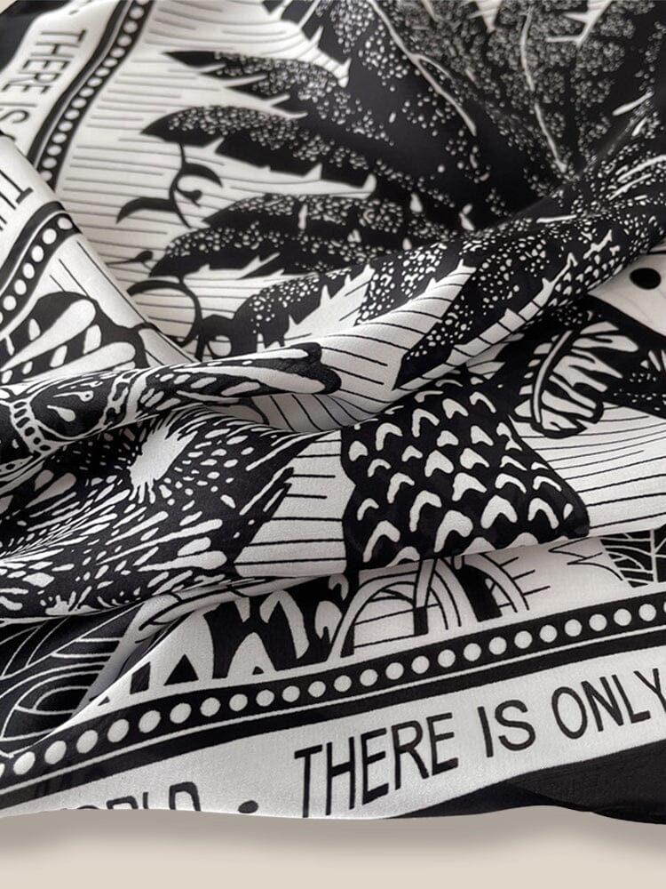 Stylish Printed Square Silk Schal
